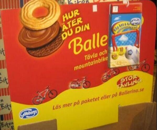 ToraSparkles's tweet photo. Jag och pappa har skrattat åt detta ikväll http://t.co/7QX2YHBN4H