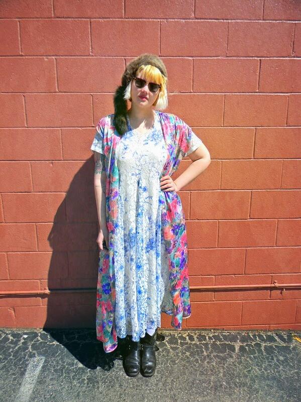 We love <a href="/Isabel_Hendrix/">Isabel Hendrix</a> in a Some Velvet vintage duster! Check out her blog for more photos! iflyastarship.blogspot.com
