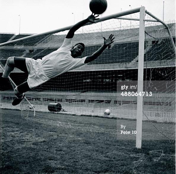 Did you know that I used to be the reserve keeper for Santos FC and I even played in goal a few times?