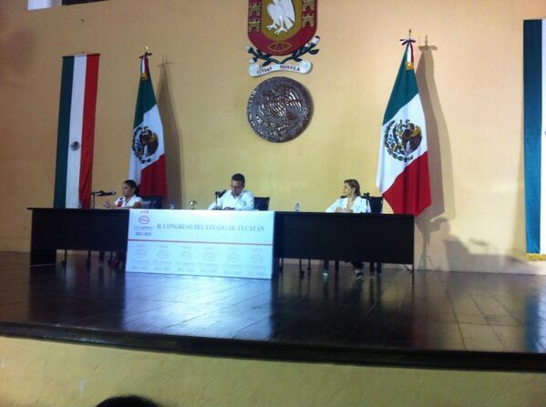 Javier_chimal's tweet photo. La LX legislatura del congreso del estado de Yucatán en Valladolid Yucatán en sesión ordinaria http://t.co/ObPD95YDjn