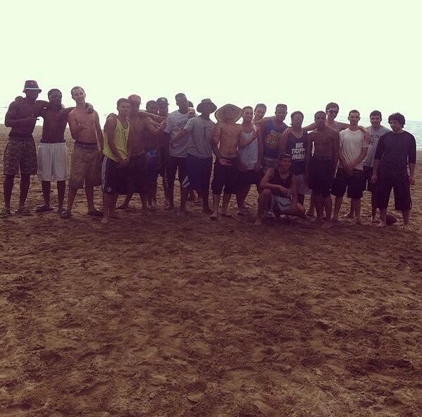 BagelJays's tweet photo. I can't stress enough, I love my team. #CHSAT #classof2k14 #seniorskipday http://t.co/rzGPes9Gpv
