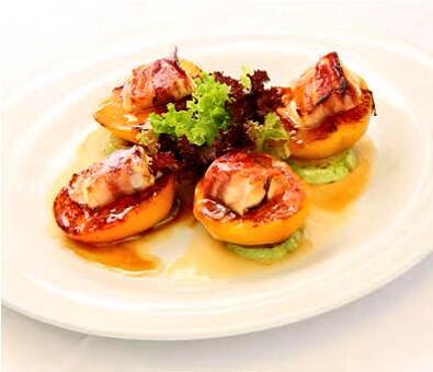 blanche_przno's tweet photo. Mozzarella with Grilled Peaches in Champagne Sauce. "Un mariage parfait" 

 #RestaurantWeek #gastronomy #Montenegro http://t.co/ElnNObTsiz