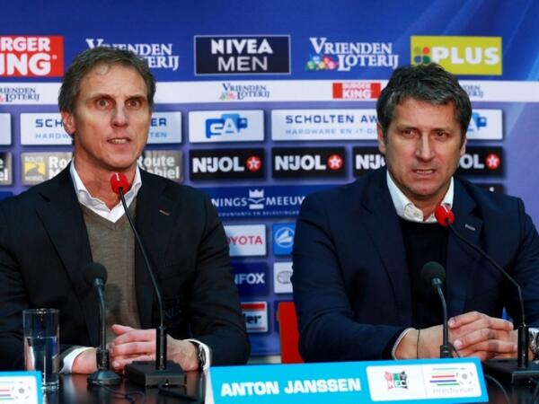 dgnijmegen's tweet photo. Ruud Brood (rechts op de foto) is de nieuwe trainer van #NEC. http://t.co/LzCBDq4ABw #nieuws #DG #RuudBrood http://t.co/xTuQmdTerF