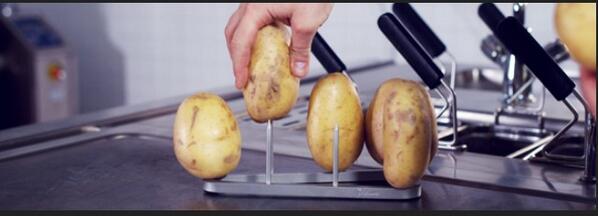 KitchenQuip's tweet photo. Ipinium at home...check out our new potato bakers, what do you think? http://t.co/MJCrIHycqs