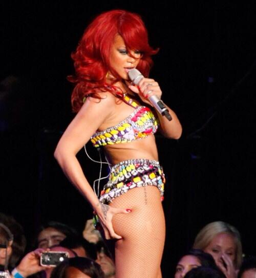 RealFemaleLife's tweet image. Rihanna is perfect.