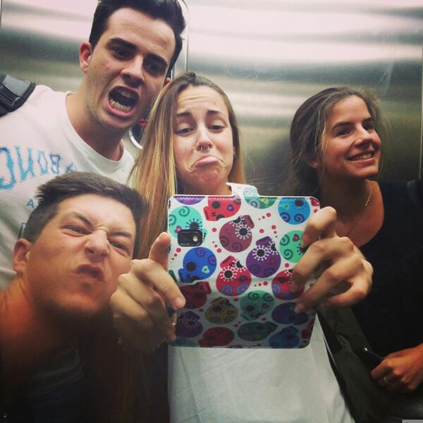 elenaromero1's tweet photo. Me muero de pena 👱😔
OS QUIERO !!! LO MEJOR DEL AÑO, ESTAR CON VOSOTROS CADA DIA
@Carmen_mole @Rockerman90 @Makea94 http://t.co/wuBosJ3VdK