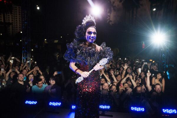 RuPaulsDragRace's tweet photo. Ru-live season #SIXENING on @LogoTV and check in on TVTag for your @TheBiancaDelRio sticker: http://t.co/kPeLPTRSbe http://t.co/igldGHnzuB