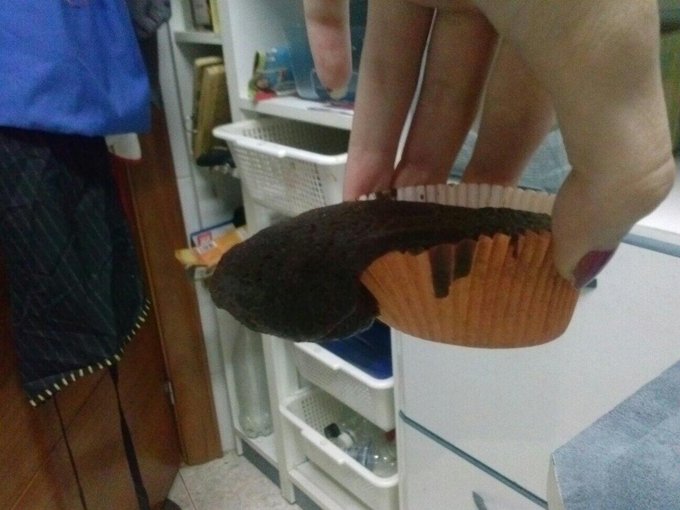 Uno de los #cupcackes me ha kedado deforme :( http://t.co/y3WFwWu0vR<a href="/tag/cupcackes"class="tags">#cupcackes</a>