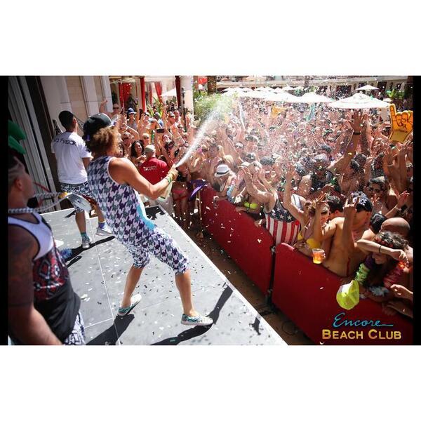 Redfoo's tweet photo. Retweet if your still thinking about your crazy weekend. http://t.co/83XWj7rvSp