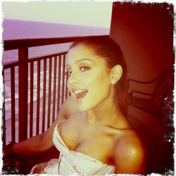 RealFemaleLife's tweet image. ARIANA 👌