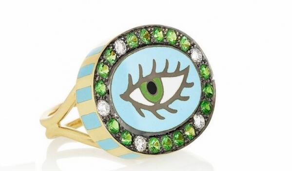 VisionMonday's tweet photo. Eye candy for your finger. @HollyDyment 18-Karat diamond/tsavorite ring, $8,900, @NetAPorter. http://t.co/xIxclmXCOb http://t.co/h11yg1Udrq