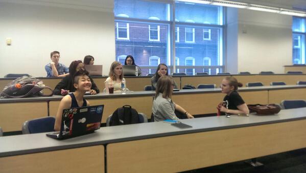 SemiSynthetic's tweet photo. @WellesleyHCI visiting @BostonU_iGEM for bio boot camp :O http://t.co/hiD2ZvoiNw