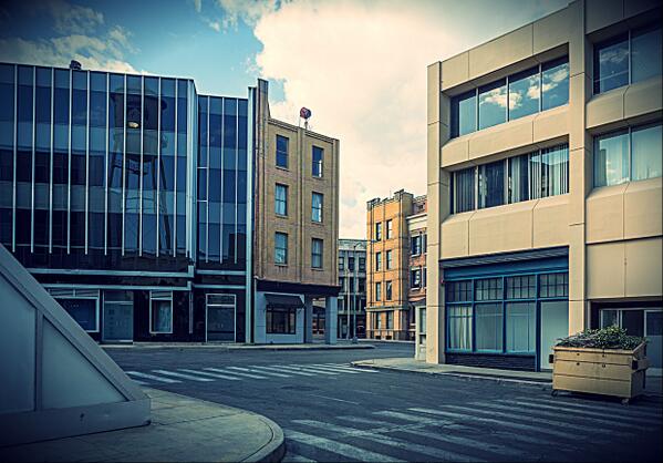 ParamountMovies's tweet photo. #InsideParamount: Are we in New York? Nope! We're on the #ParamountMovies lot. http://t.co/LhFSU3NPph http://t.co/AGgUoeBDSZ