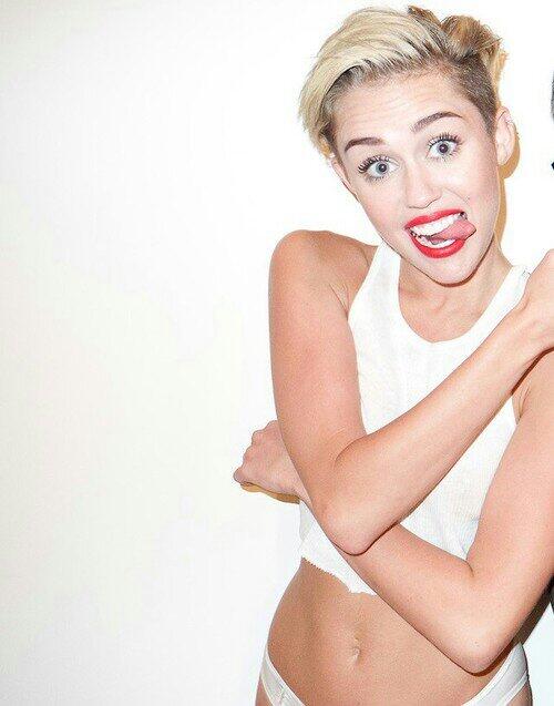 RT if you really want her to win this #MileyForMMVA