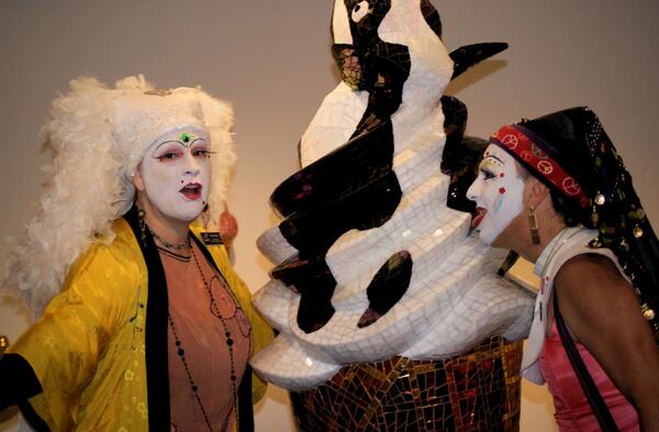 wellsart's tweet photo. Nothing better than a big ice cream on a hot day!  More fun at The Oceanside Museum of Art with Moosaic and friends! http://t.co/GoJ6L2XRJu