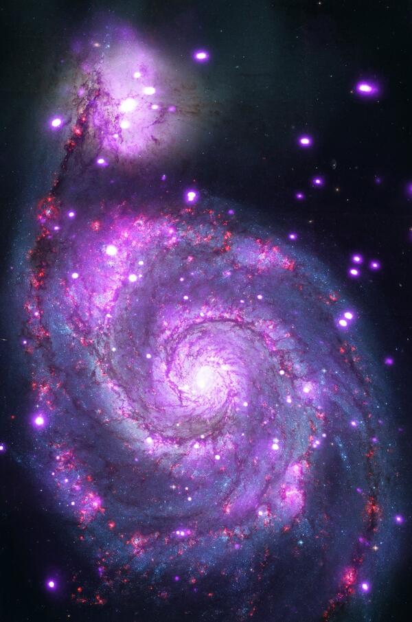 NASA's tweet photo. The @Chandraxray team captured a galaxy sparking in X-rays! #aas224 http://t.co/tYHH8bFsoW   http://t.co/l1GUxopfUH
