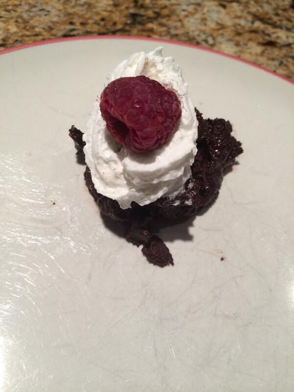 KetoMotivation's tweet photo. Unsweetened chocolate, whipped and liquid heavy whipping cream. #keto #dessert http://t.co/jpT16lNbiS
