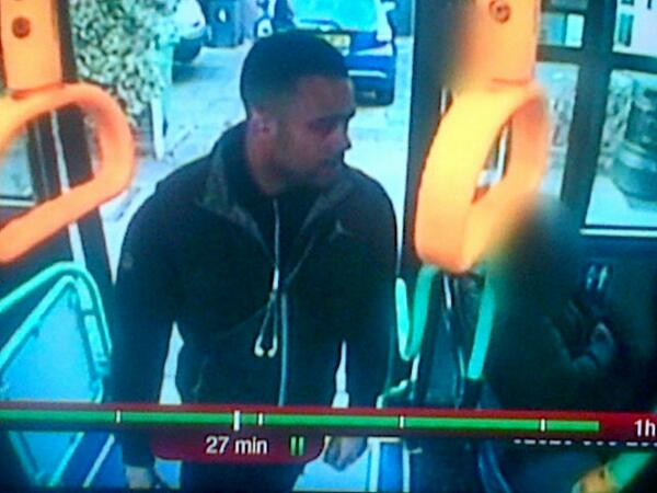 kenworthy39's tweet image. If you know this clown who attacked bus driver for daring to ask for payment, please chat to @MPSWForest #CrimeWatch