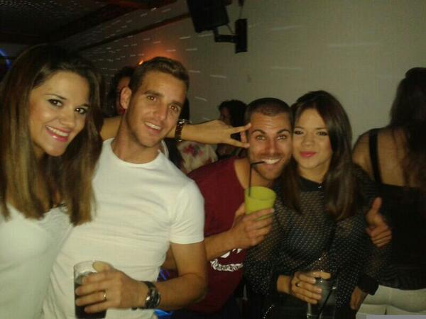 MsSamantha2's tweet photo. Buena nochecita family!! @AntonioMM88 @gonzaloggl87 @irivg @FranFJRB @VGSonia http://t.co/2ijN5Ipjk9