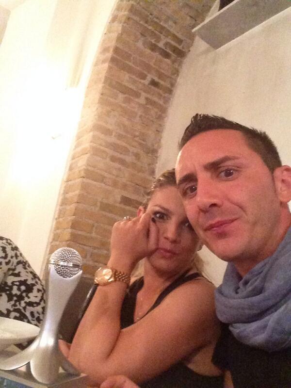 rockmoda's tweet photo. Selfie #MusicAwards Grazie di cuore a tutti! #Gioia @MarroneEmma http://t.co/Y8aM2ELhr9