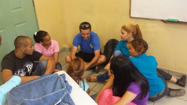 DavidTejeda10's tweet photo. Sharing with them at ceforma ! http://t.co/QoZ0NU3oX8