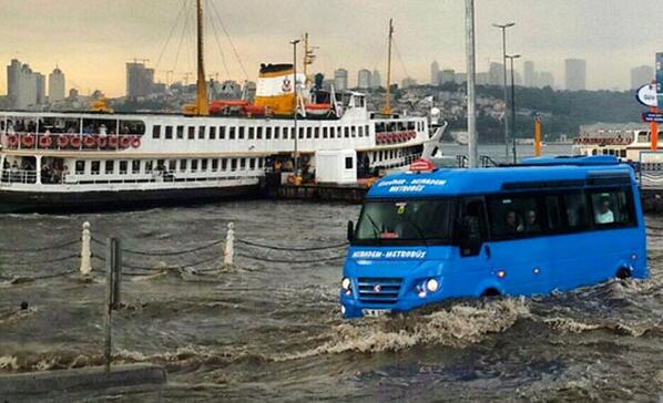 Minibusüyle deniz seferlerini paşlatan cesur kaptanun Temel Reis oldiği ögrenildi. Hayurli yolcilikler...