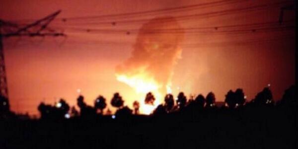 Samen_Sterk's tweet image. Grote brand #shellmoerdijk