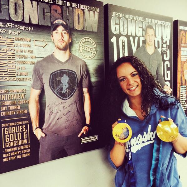 Thanks <a href="/ShannonSzabados/">Shannon Szabados</a> for stoppin by the #GONGSHOW HQ today for a visit and a couple <a href="/BeautyBeers/">Beauty Beer</a>