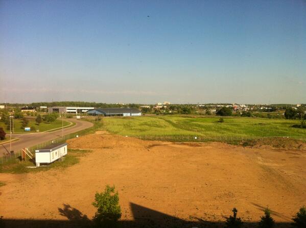 AlexisBkennedy's tweet image. Oh, sick view from my hotel room 😂😑😑 #whatkindashitisthat #ugh #miltonproblems