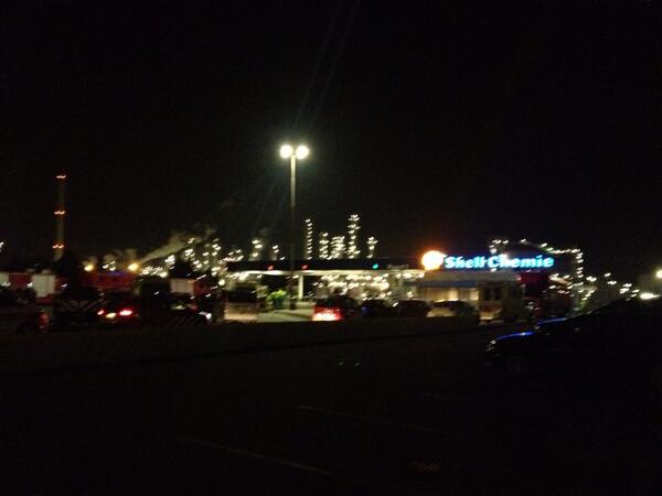 maikelcoomans85's tweet image. Brand lijkt veel minder dan uur geleden! #shellmoerdijk