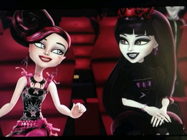 MsVonBoo's tweet image. The only REAL Draculara and Elissabat account is @RealElissabat and @DraculauraOff