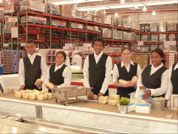 BeenleighHigh's tweet photo. Our students doing work experience at the opening of COSTCO. What a great experience http://t.co/QL8duUoOVY