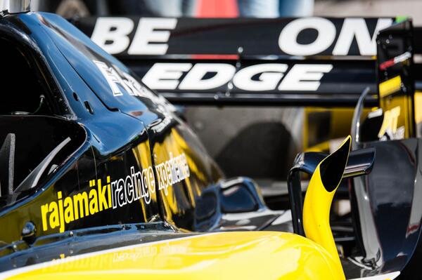 ErikaNasberg's tweet photo. Wroom Wroom. Älskar att sommarens alla motoraktiviteter är igång igen! #trackattack #nikond7100 #tamron #f1 #beonedge http://t.co/nyz9ItBoh3
