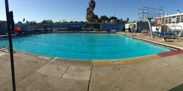 Nogales2014's tweet photo. RT! $2 BUCKS
COME THROUGH FOR A PLATE LOAD OF FOOD UNLIMITED POOL TIME AND A DJ! http://t.co/qTk6lepodZ
