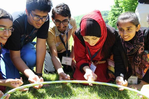 PhoebeConnolly's tweet photo. Photo of the Day:  Teambuilding with US Cultural Immersion Institute @WLYouthPrograms http://t.co/gJR2eG179t