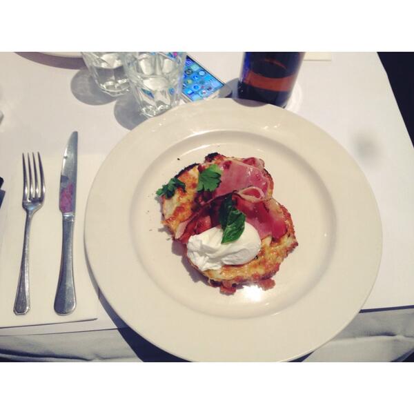 Cheesy herb toast <a href="/friendsofmine/">friends of mine</a> #indieeats