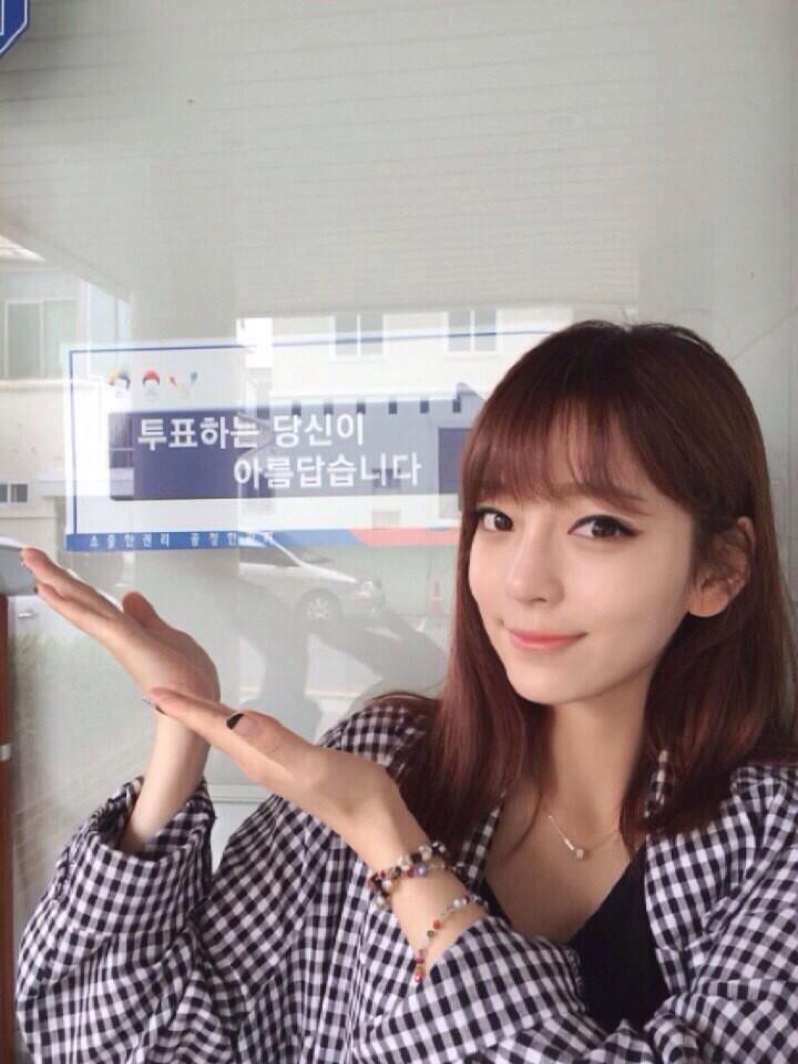 BpQIPhVCcAADZmS.jpg:large