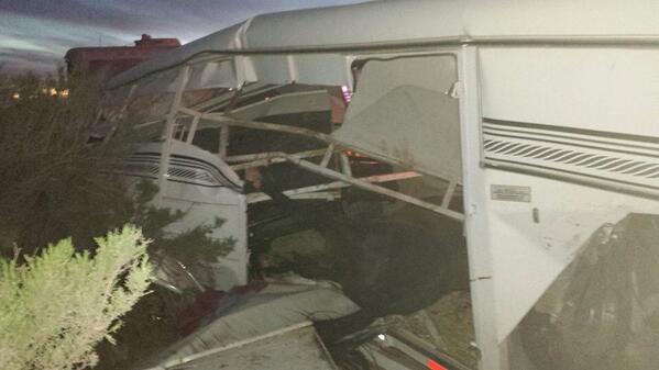 anissajayde_'s tweet photo. This is why you NEVER text &amp; drive - especially when you are following a trailer. This breaks my heart. http://t.co/c9miCWugA3