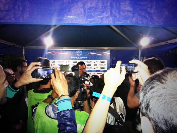 lheurley21's tweet image. Hidden HeadCoach... #U21 #FRASIN #MerciWilly #BonVent #ThumbUp