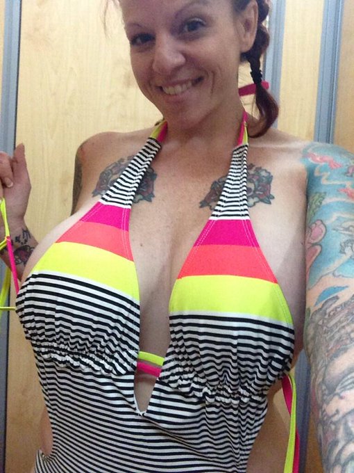Tried to hit up Wally World for an emergency #bathingsuit ... Not for top heavy girls. ;) #bathingsuitproblems<a href="/tag/bathingsuit"class="tags">#bathingsuit</a><a href="/tag/lol"class="tags"><span>#lol</span></a><a href="/tag/bathingsuitproblems"class="tags"><span>#bathingsuitproblems</span></a>