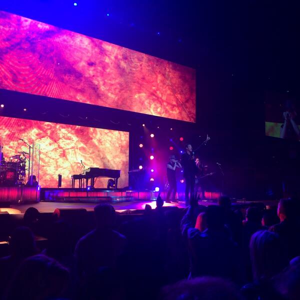 LiveNation's tweet image. Retweet if you can’t wait see @LionelRichie near you! TICKETS: bit.ly/AllTheHitsTIX