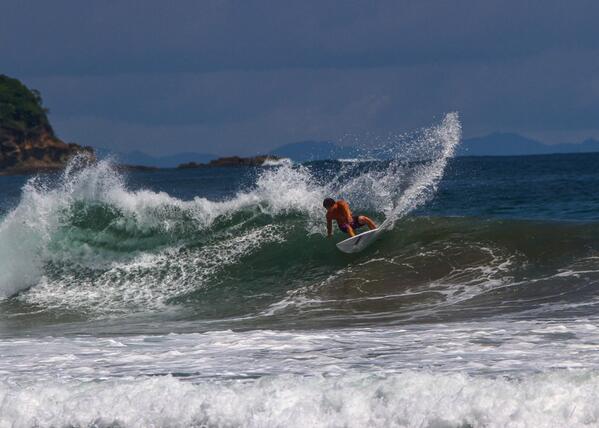 ShapeshifterCo's tweet image. #duranbarr testing out the #shapeshifter system in #Nicaragua ! #surf #surfboard #shapeshiftersurf #future #tails