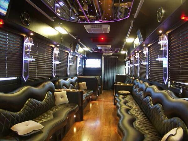 matt_tyrone's tweet photo. In my bus http://t.co/xCFUmHfSBG