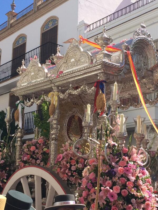 AnaMariaEstevez's tweet photo. Esta es mi gente señores, esta es la puebla del rio http://t.co/fEtlSBGnM0