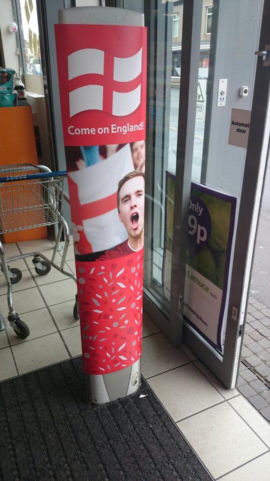 express6078's tweet image. New Pos looks fab #ComeOnEngland