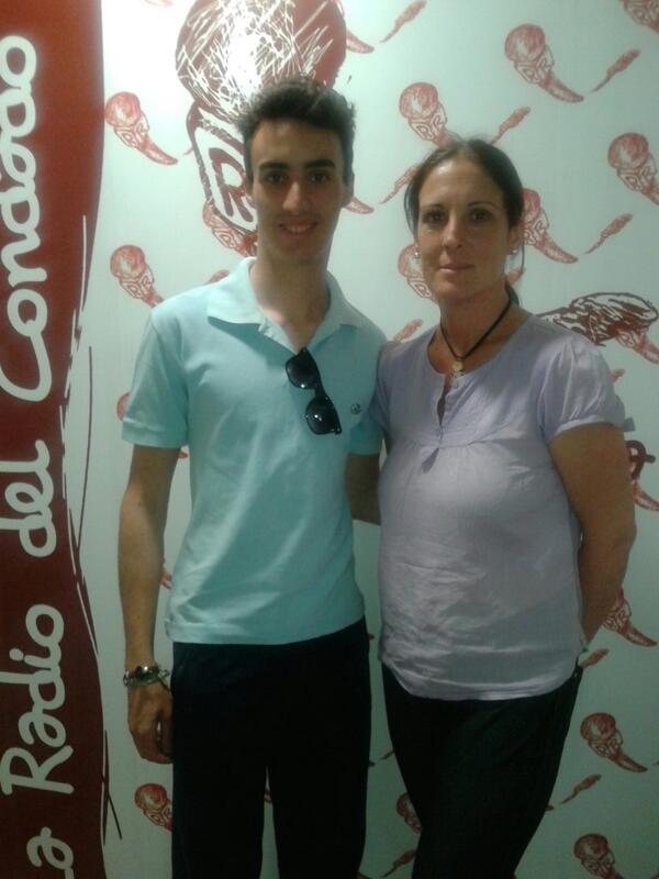 RadioRociana's tweet photo. Pdta. y Hno. Mayor de la @HdaRocioRocian en nuestros estudios tras ser entrevistados por @manmiguel http://t.co/hgkxLs0epT