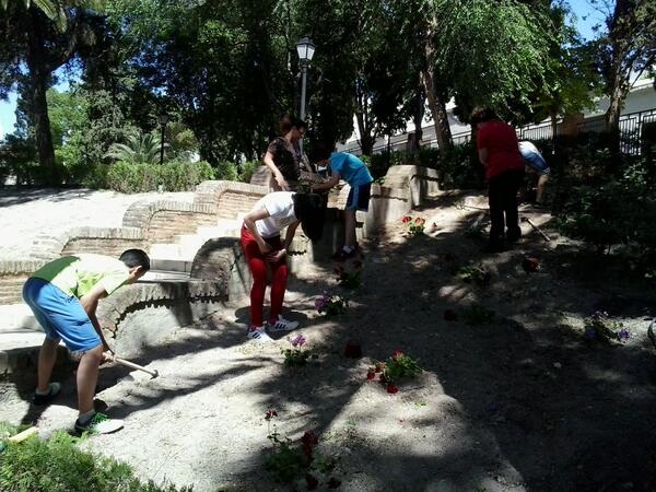 ribetestepa's tweet photo. Este més, en Ribete, estamos realizando taller de jardinería. http://t.co/FPGRhxhUga