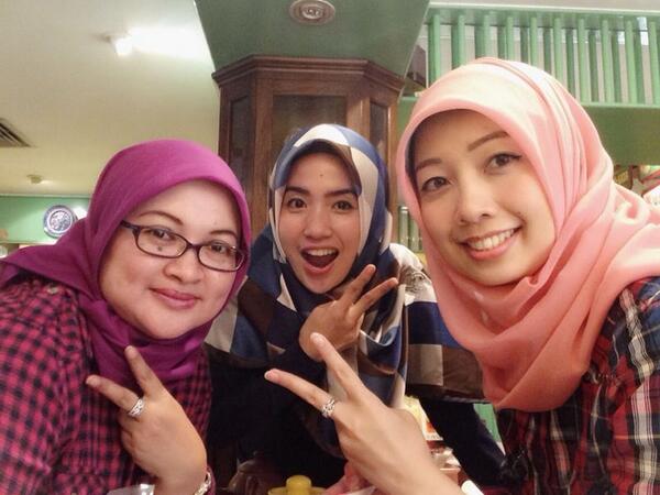 RIBCirebon's tweet photo. keren RT @lina_andhi: DUA Adalah KITA #GERATAK @gerakcepat_ID @debbyfs @iymma @AzizahElfasi @nadiamaya @EFBatam http://t.co/GhDovWQfjN
