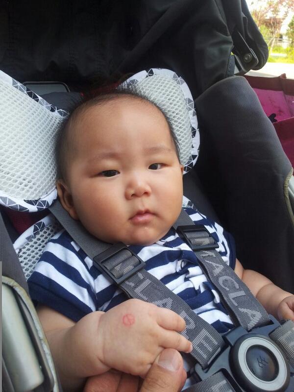 wonsoonpark's tweet photo. 따름벗까지♥♥  “@airjin999: @wonsoonpark  우리아들 태어나 5개월만에 투표 했습니다 http://t.co/OZjMnCffYF”