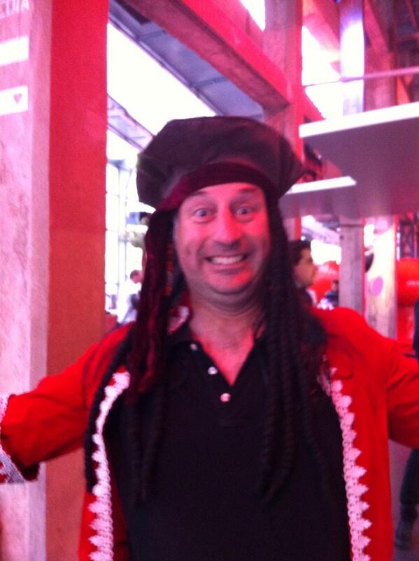 Virginie_md's tweet image. Twelcome twittos ! Les pirates débarquent à #Nantes pour le #hackher au #web2day !  @lecairn